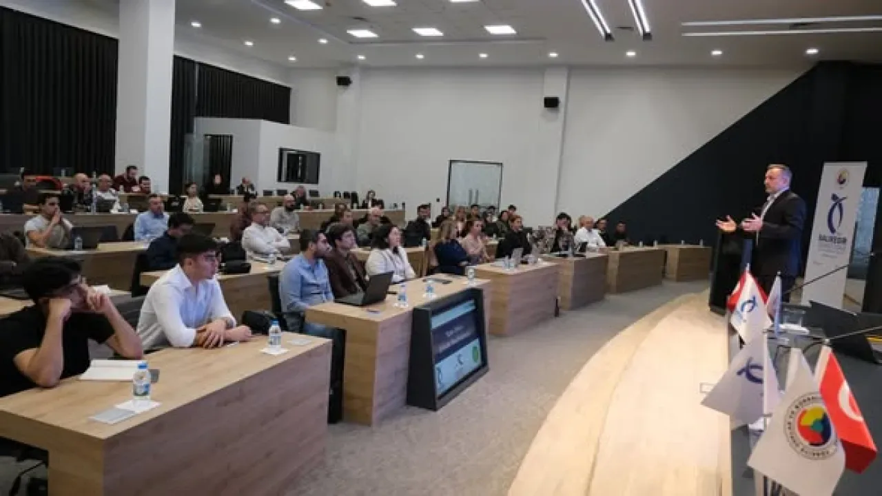 Balıkesir'de İş Dünyası Yapay Zeka ile Verimliliği Öğreniyor Balıkesir'de İş Dünyası Yapay Zeka ile Verimliliği Öğreniyor