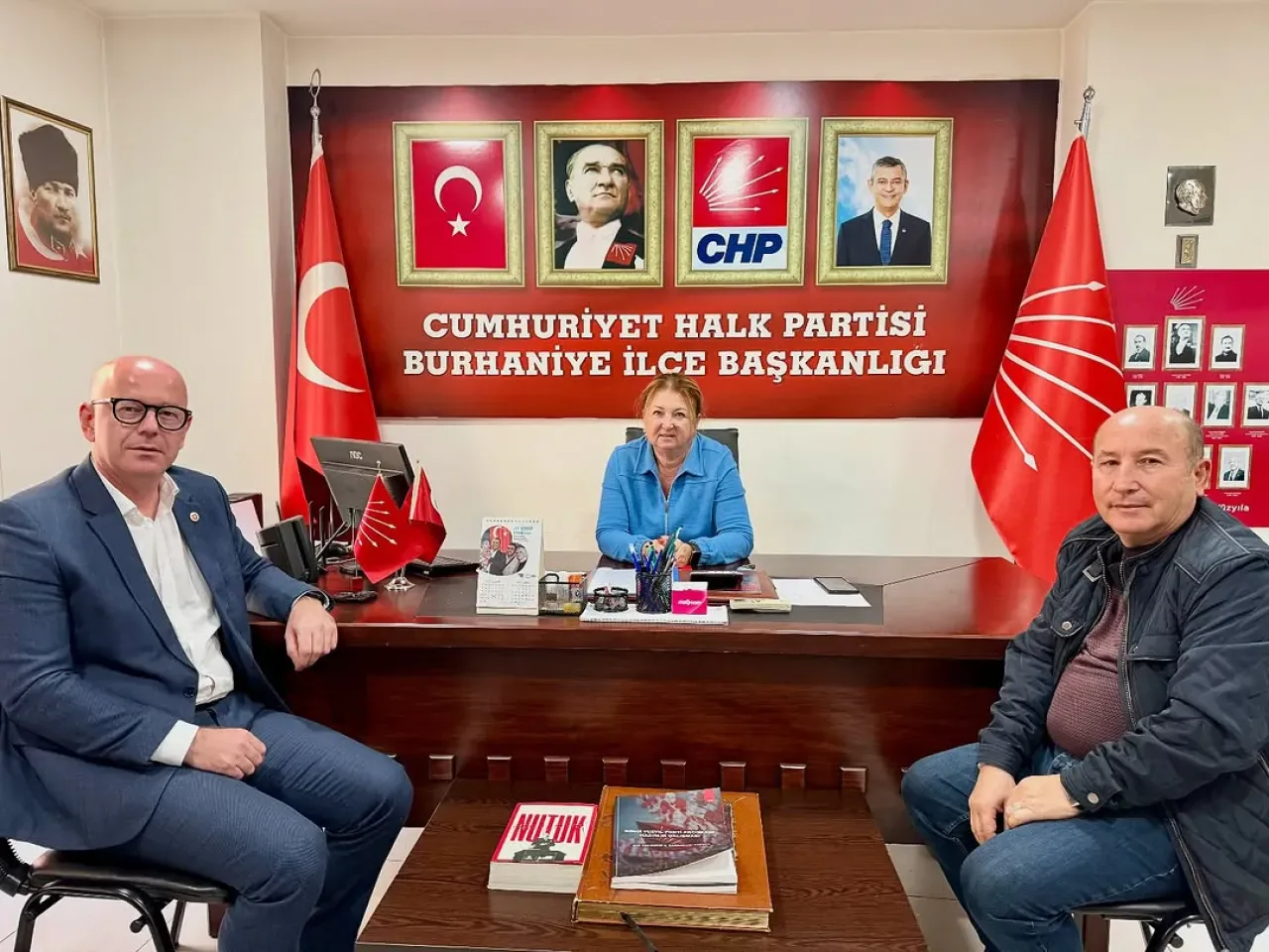 CHP'li Sarı, Burhaniye'de Ekonomi ve Yerel Çalışmaları Değerlendirdi CHP'li Sarı, Burhaniye'de Ekonomi ve Yerel Çalışmaları Değerlendirdi