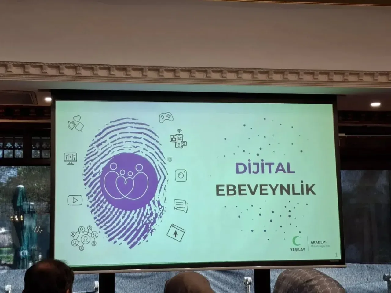 Yeşilay Zeytinburnu Kadın Komisyonu, Dijital Ebeveynlik Eğitimi'ne Katıldı Yeşilay Zeytinburnu Kadın Komisyonu, Dijital Ebeveynlik Eğitimi'ne Katıldı