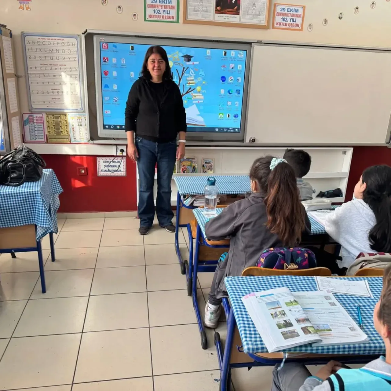 Gemlik'te Öğrencilere Akılcı İlaç Kullanımı Eğitimi Verildi Gemlik'te Öğrencilere Akılcı İlaç Kullanımı Eğitimi Verildi