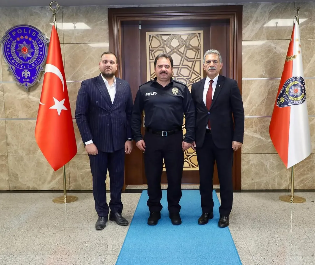 Gemlik Belediye Başkanı Şükrü Deviren, Bursa İl Emniyet Müdürü ile Görüştü Gemlik Belediye Başkanı Şükrü Deviren, Bursa İl Emniyet Müdürü ile Görüştü