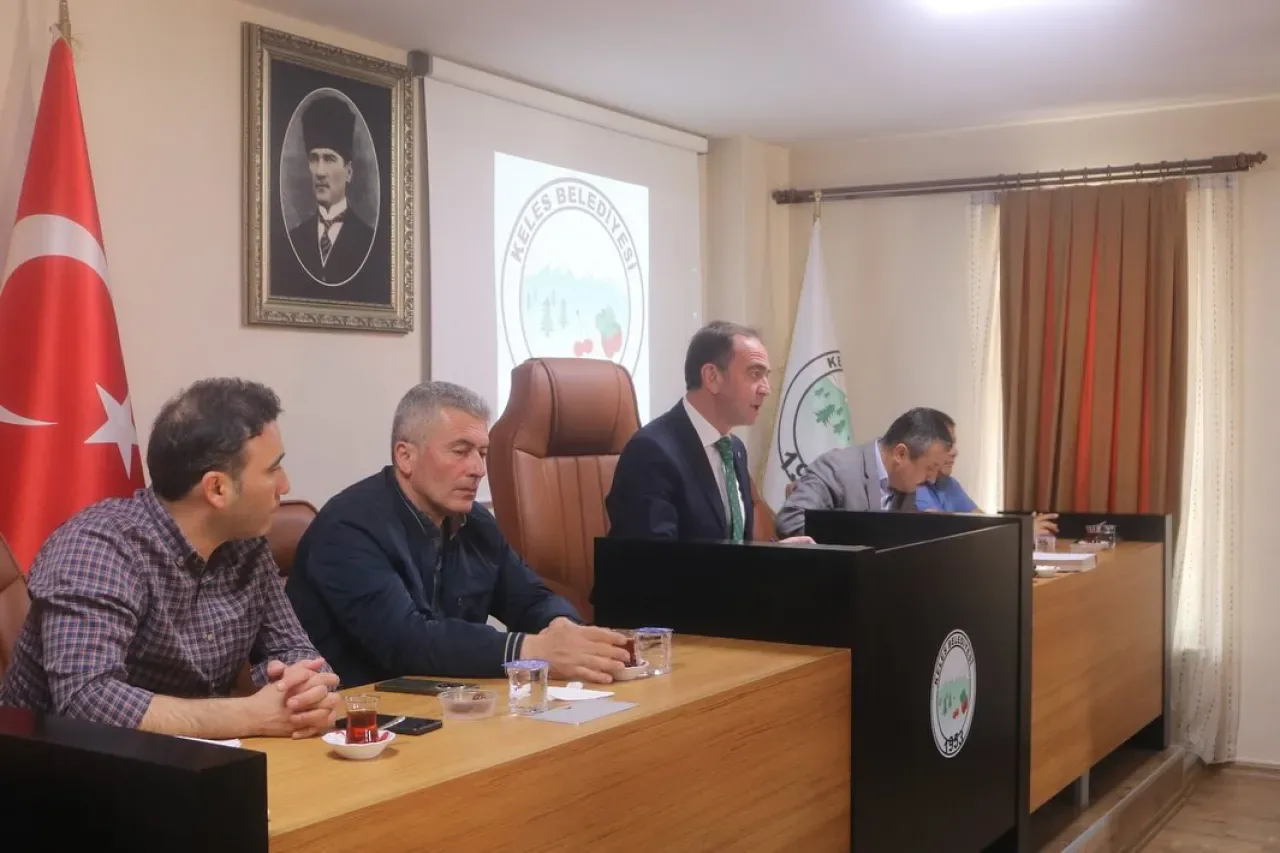 Keles'te Kasım Ayı Meclis Toplantısı Gerçekleşti: Öğrenci Yurdu Çalışmaları Masaya Yatırıldı Keles'te Kasım Ayı Meclis Toplantısı Gerçekleşti: Öğrenci Yurdu Çalışmaları Masaya Yatırıldı