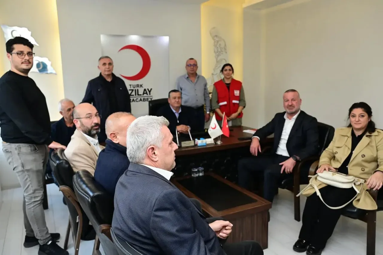 Bursa Karacabey'de Kızılay Haftası Ziyareti Bursa Karacabey'de Kızılay Haftası Ziyareti