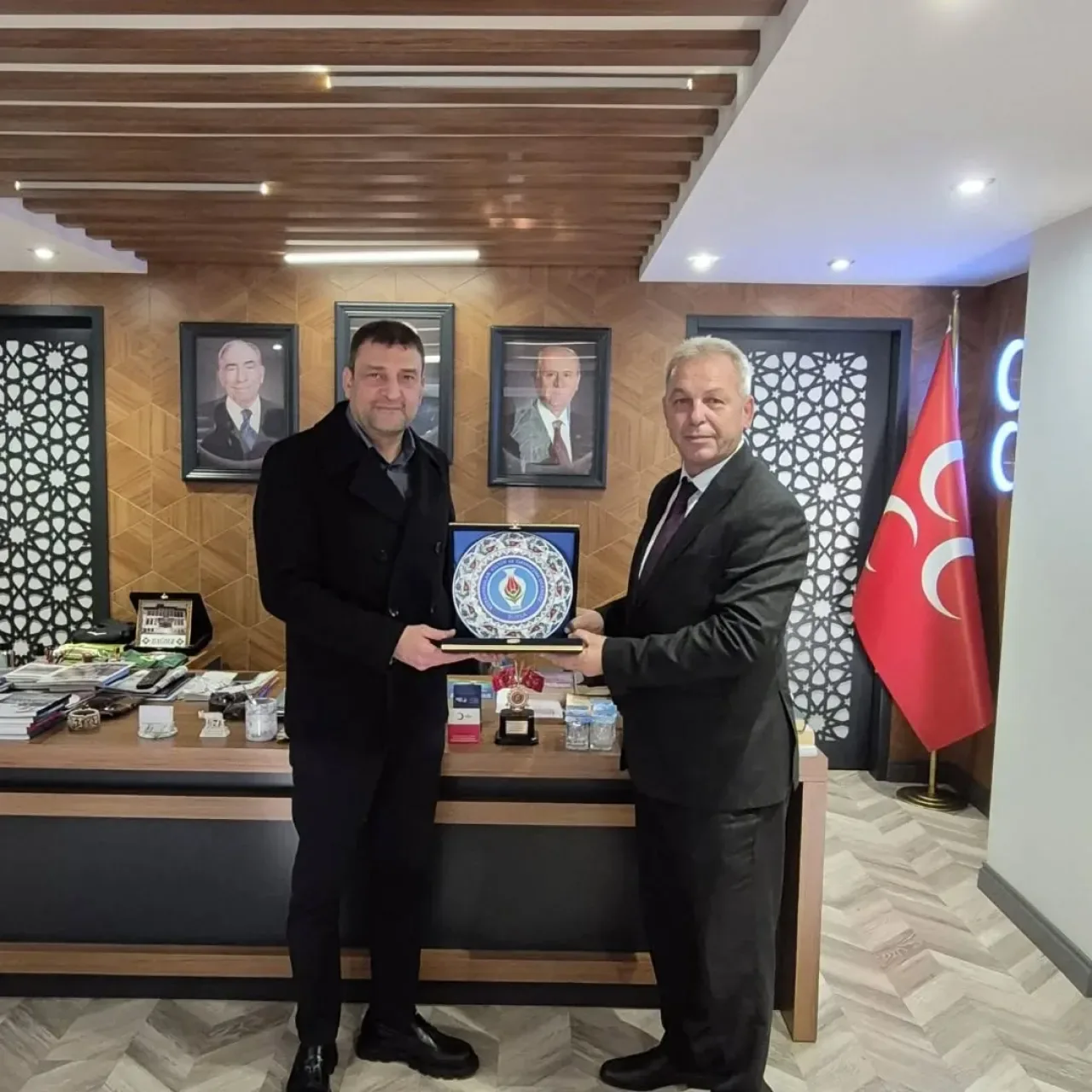 MHP Bursa İl Başkanı Muhammet Tekin, Bursa Kütahyalılar Dernek Başkanı'nı Ağırladı MHP Bursa İl Başkanı Muhammet Tekin, Bursa Kütahyalılar Dernek Başkanı'nı Ağırladı