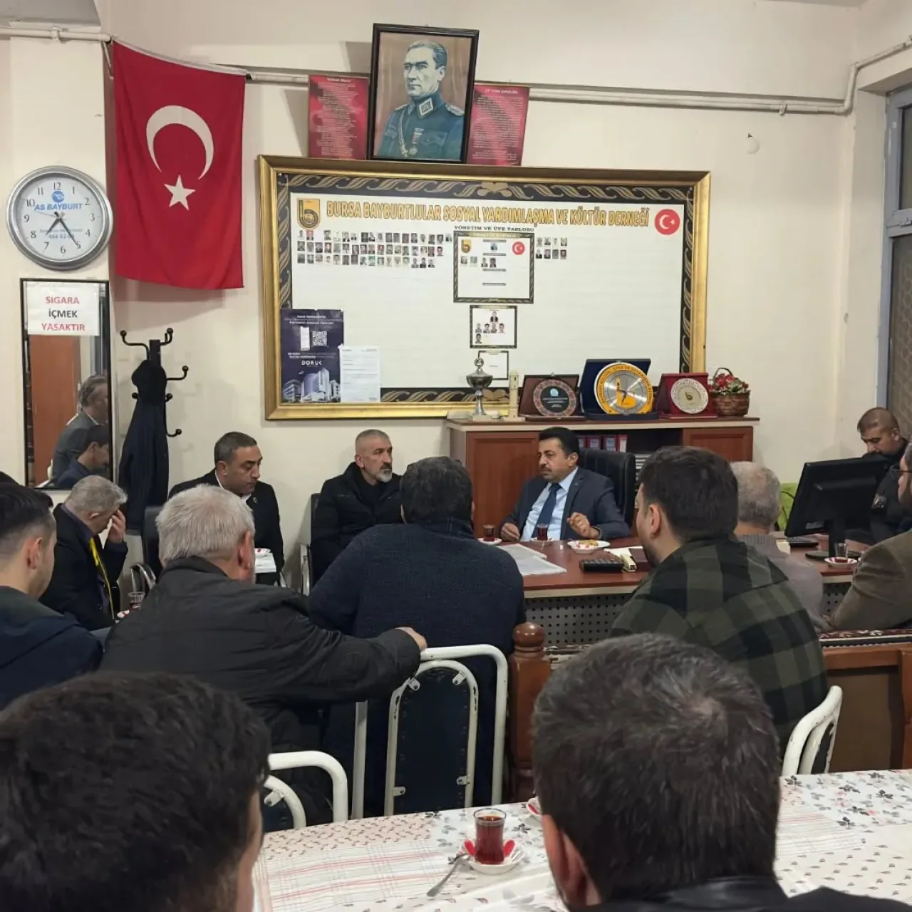 MHP Bursa'daki "Hayırlı Günler Komşum" Projesi Kapsamında Dernek Ziyareti Gerçekleştirdi MHP Bursa'daki "Hayırlı Günler Komşum" Projesi Kapsamında Dernek Ziyareti Gerçekleştirdi