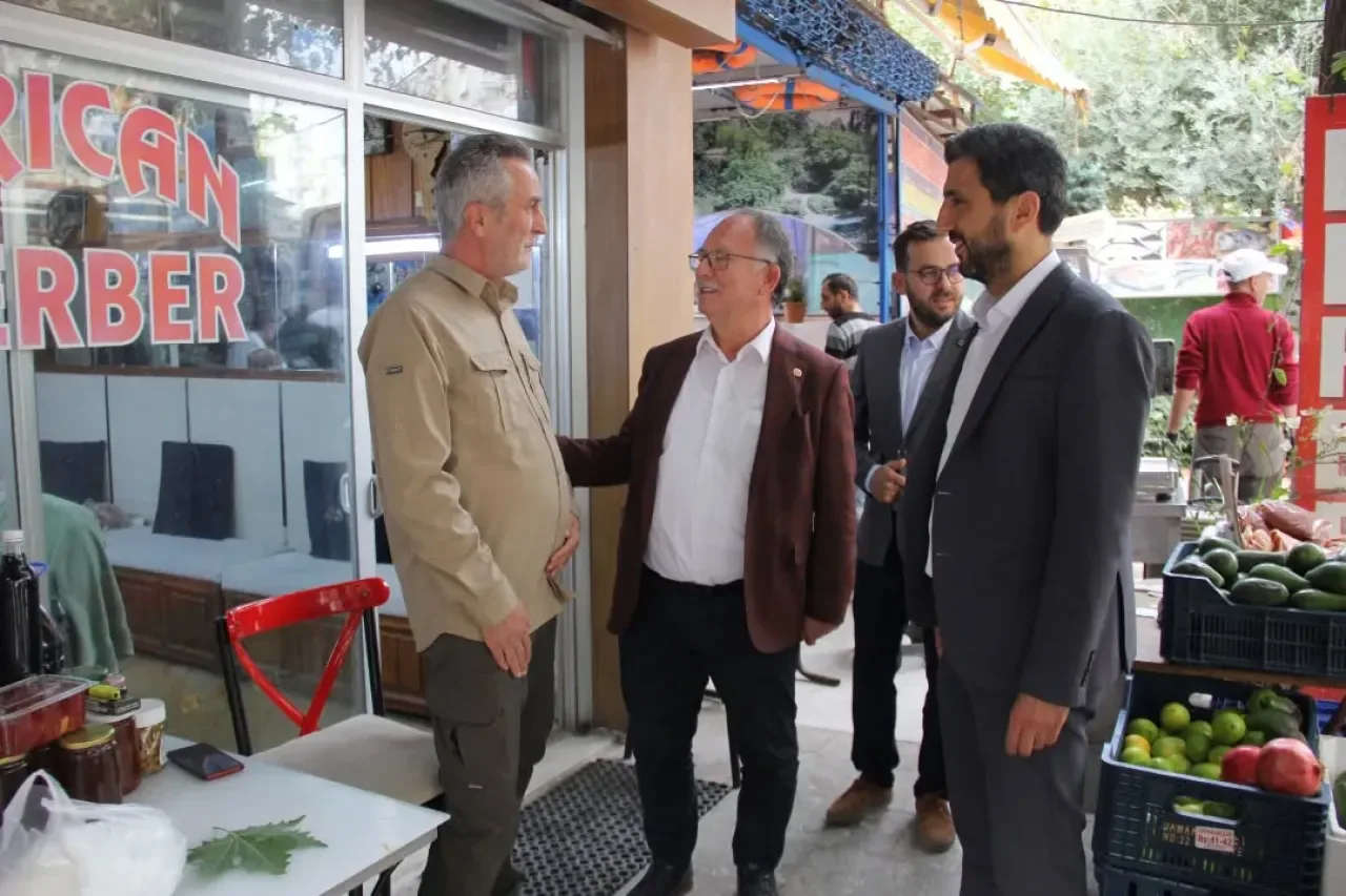 Antalya Milletvekili Şerafettin Kılıç, Doğu Garajı Esnafını Ziyaret Etti Antalya Milletvekili Şerafettin Kılıç, Doğu Garajı Esnafını Ziyaret Etti