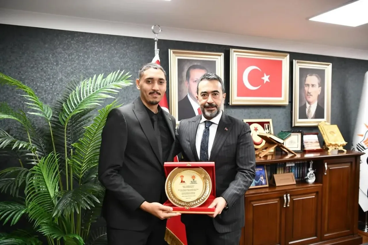 AK Parti Ankara İl Başkanlığı'nda Sudanlı Öğrenciler Derneği Ziyareti AK Parti Ankara İl Başkanlığı'nda Sudanlı Öğrenciler Derneği Ziyareti