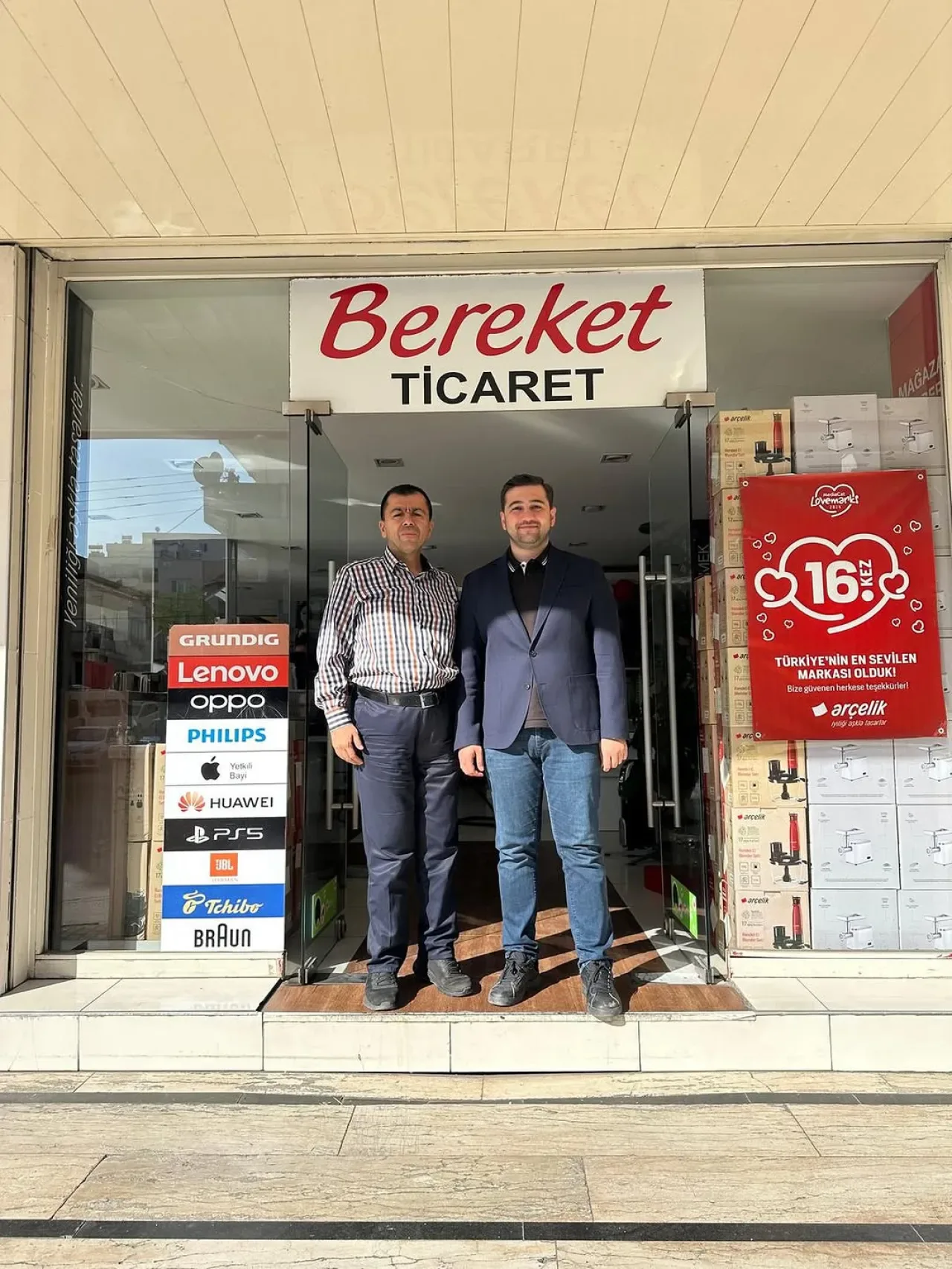 Gaziantep Milletvekili Mesut Bozatlı, Cumhuriyet Mahallesi'nde Esnaf Ziyareti Gerçekleştirdi Gaziantep Milletvekili Mesut Bozatlı, Cumhuriyet Mahallesi'nde Esnaf Ziyareti Gerçekleştirdi