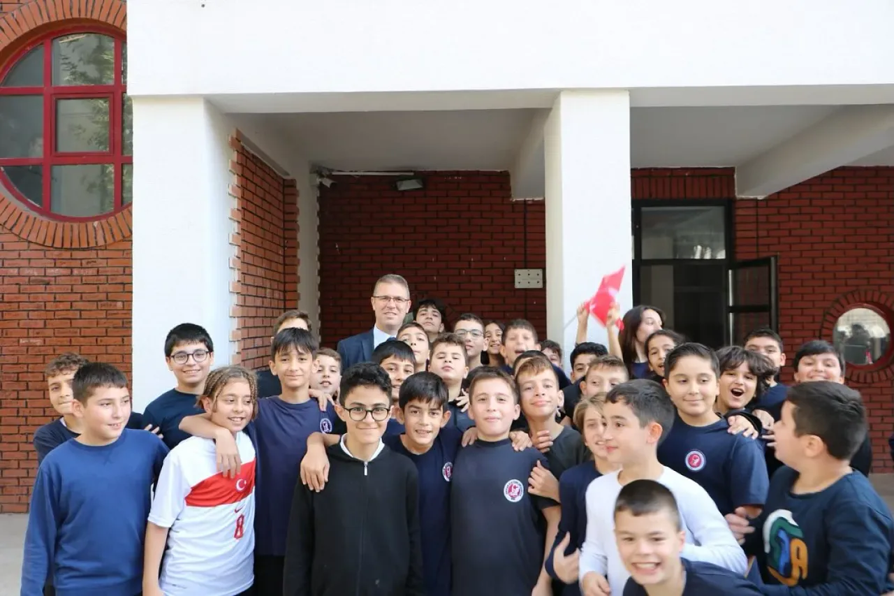 Avcılar'da Eğitim Kurumlarına Kapsamlı Ziyaret Avcılar'da Eğitim Kurumlarına Kapsamlı Ziyaret