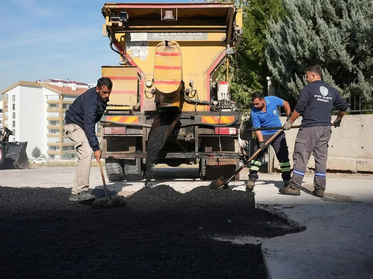 Etimesgut'ta Mahalle Mahalle Asfalt Seferberliği Etimesgut'ta Mahalle Mahalle Asfalt Seferberliği