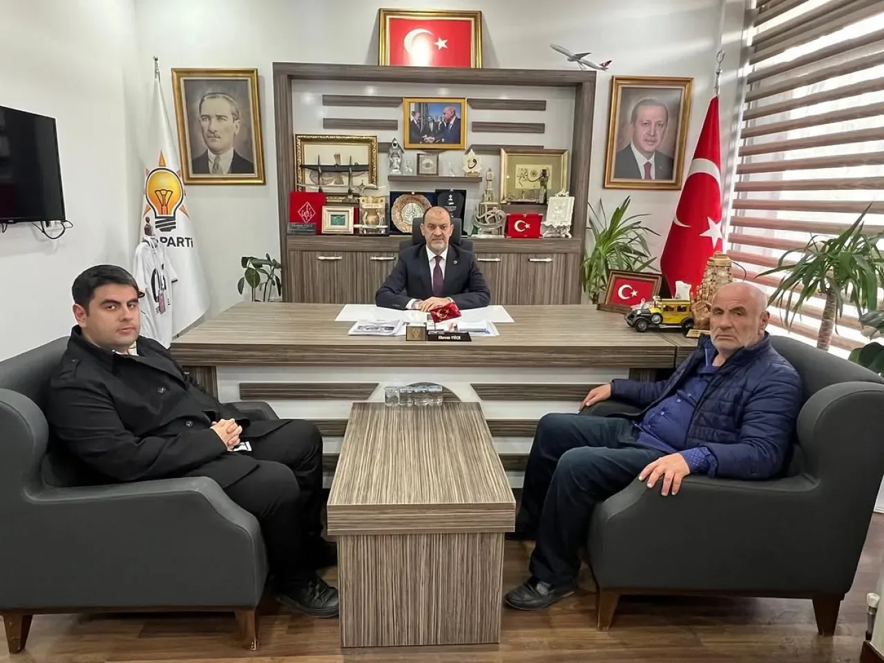 AK Parti Yenimahalle İlçe Başkanlığı Vatandaş Buluşmalarına Devam Ediyor AK Parti Yenimahalle İlçe Başkanlığı Vatandaş Buluşmalarına Devam Ediyor