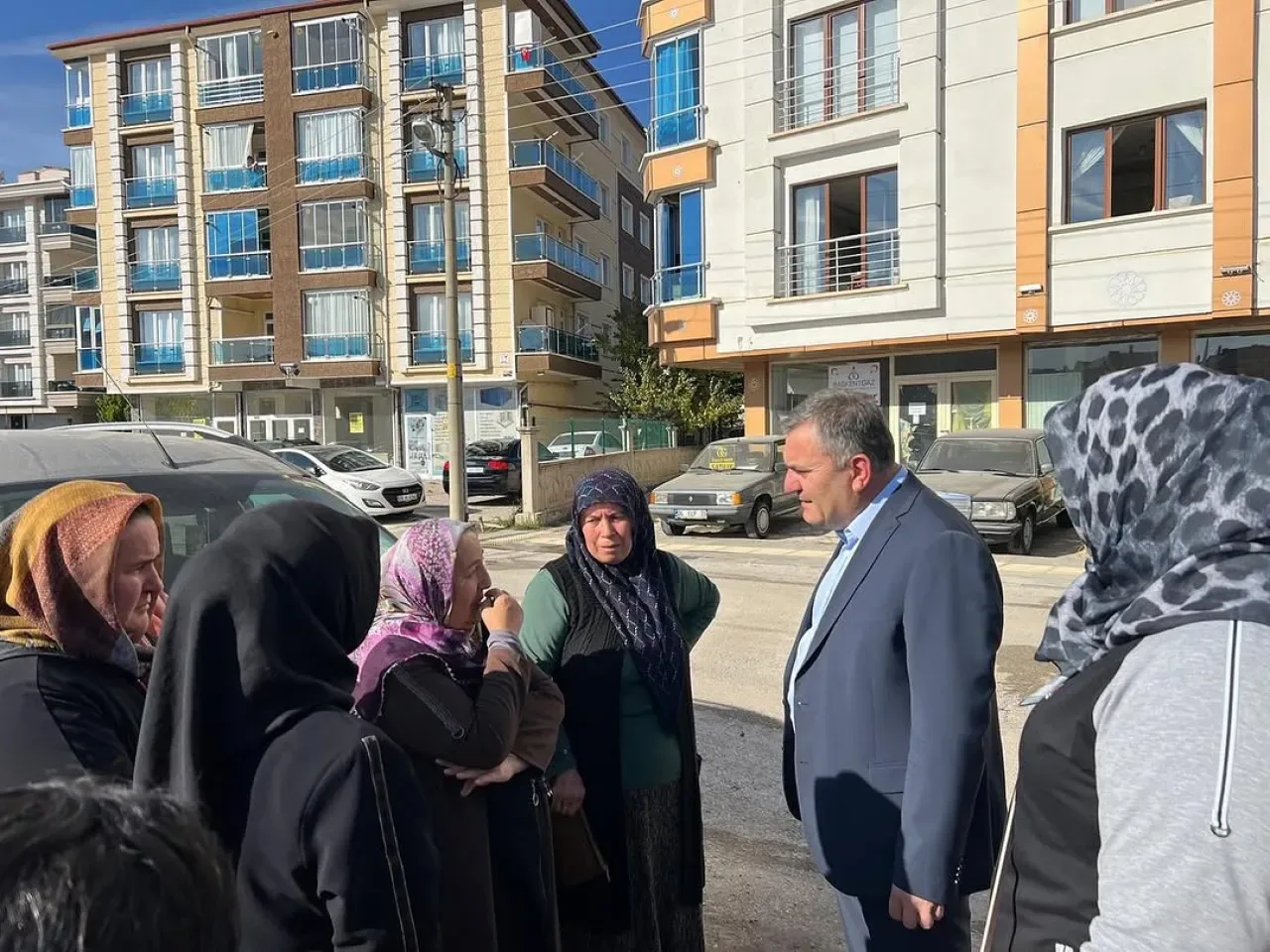 Çubuk'ta Konut Yangını: Belediye Başkanı Olay Yerinde Çubuk'ta Konut Yangını: Belediye Başkanı Olay Yerinde