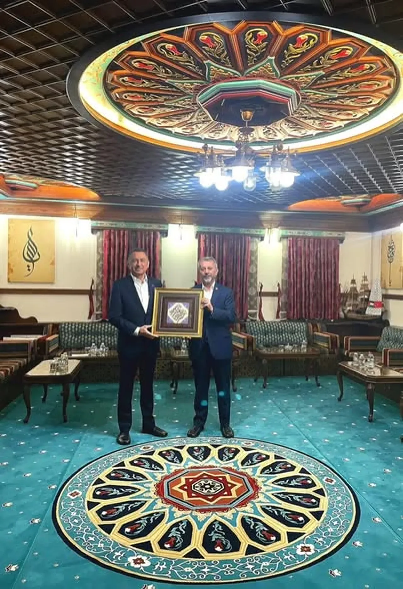 Fuat Oktay, Cihannüma Derneği'ni Ziyaret Etti Fuat Oktay, Cihannüma Derneği'ni Ziyaret Etti