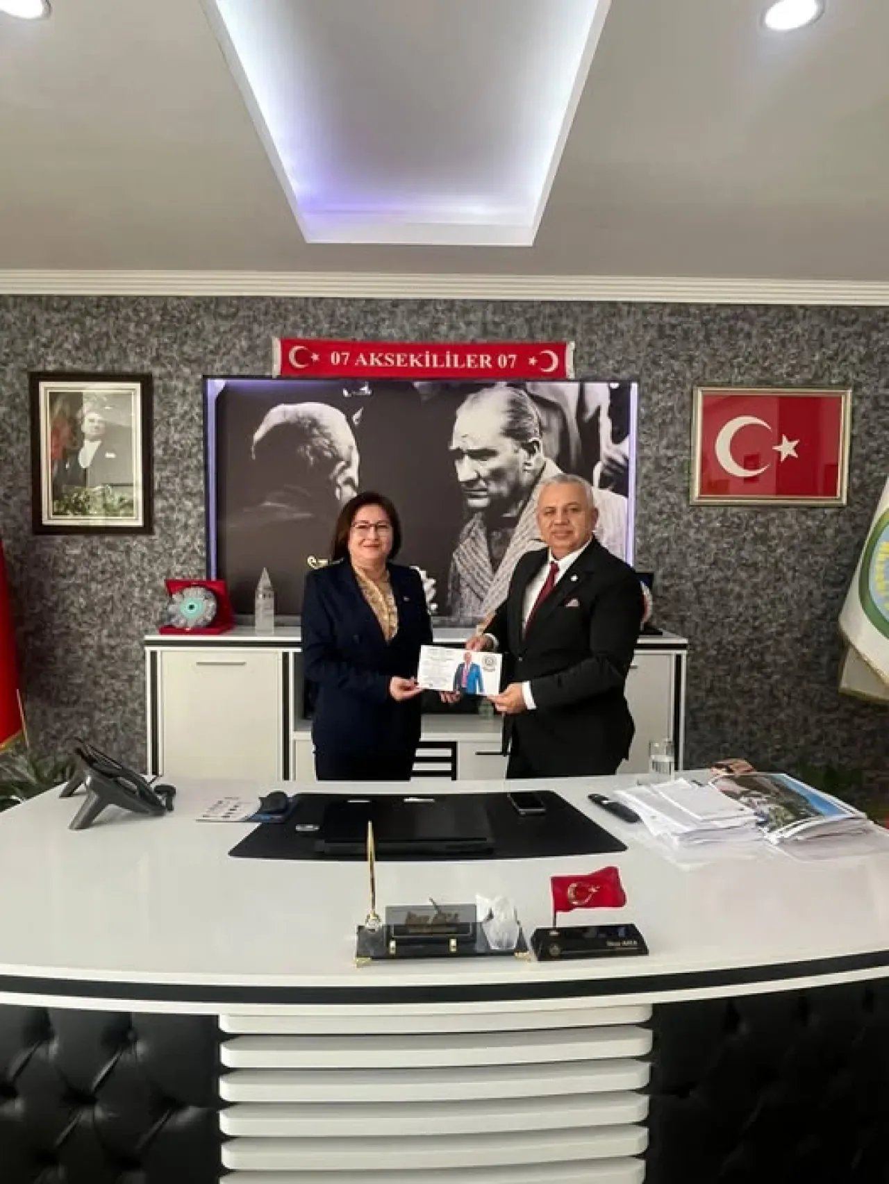 Melliler Kültür ve Dayanışma Derneği Başkanı Akseki Belediyesi'ni Ziyaret Etti Melliler Kültür ve Dayanışma Derneği Başkanı Akseki Belediyesi'ni Ziyaret Etti