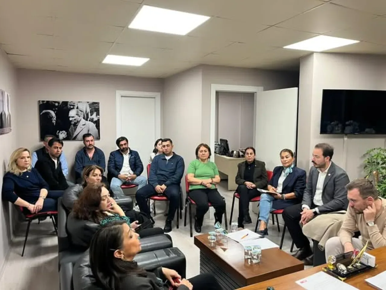 CHP Beşiktaş İlçe Başkanlığı Yönetim Kurulu Toplantısı Yapıldı CHP Beşiktaş İlçe Başkanlığı Yönetim Kurulu Toplantısı Yapıldı