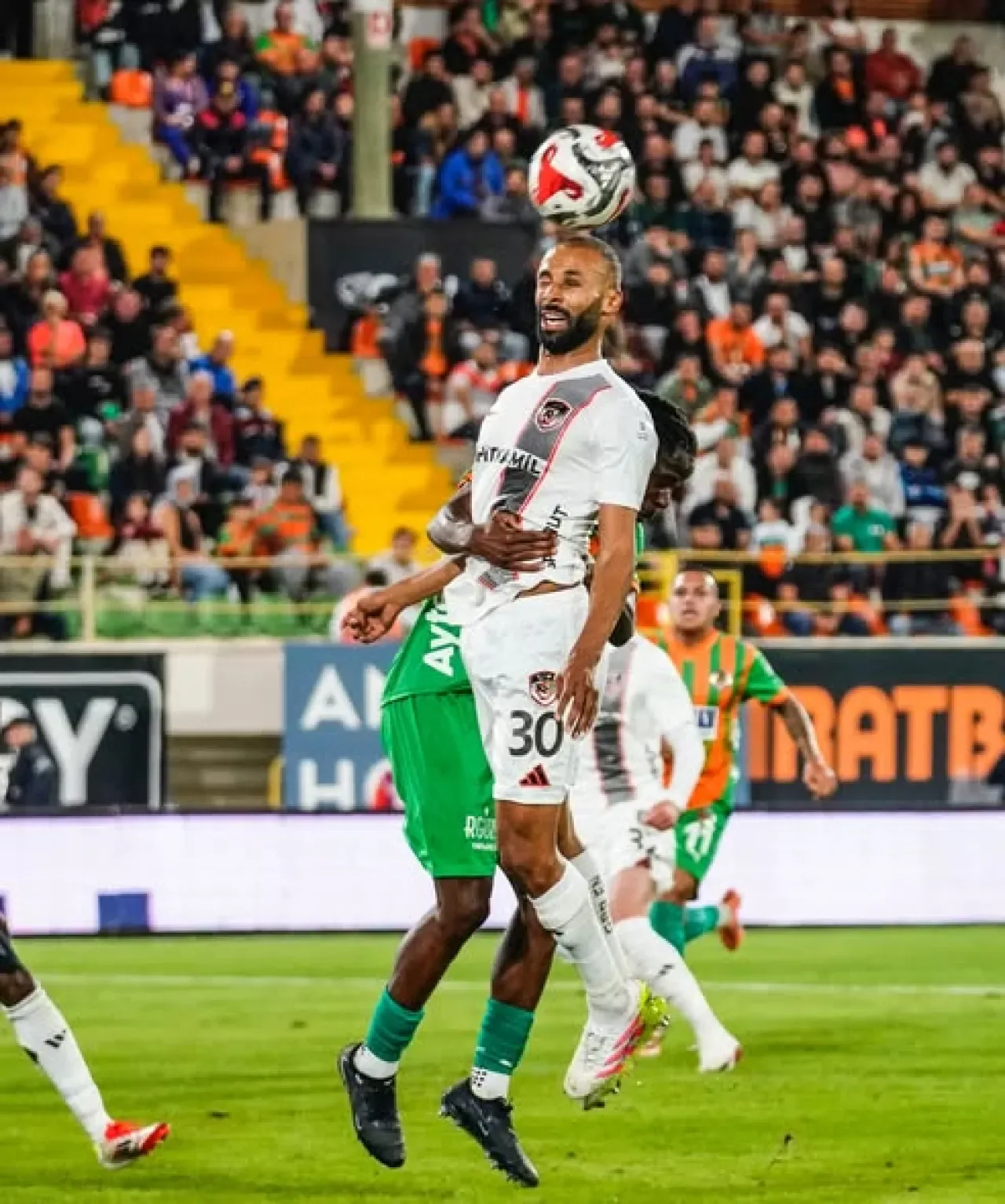 Gaziantep FK'nın Sezon Hazırlıkları ve Yeni Transferlerle Güçlenen Kadrosu Gaziantep FK'nın Sezon Hazırlıkları ve Yeni Transferlerle Güçlenen Kadrosu