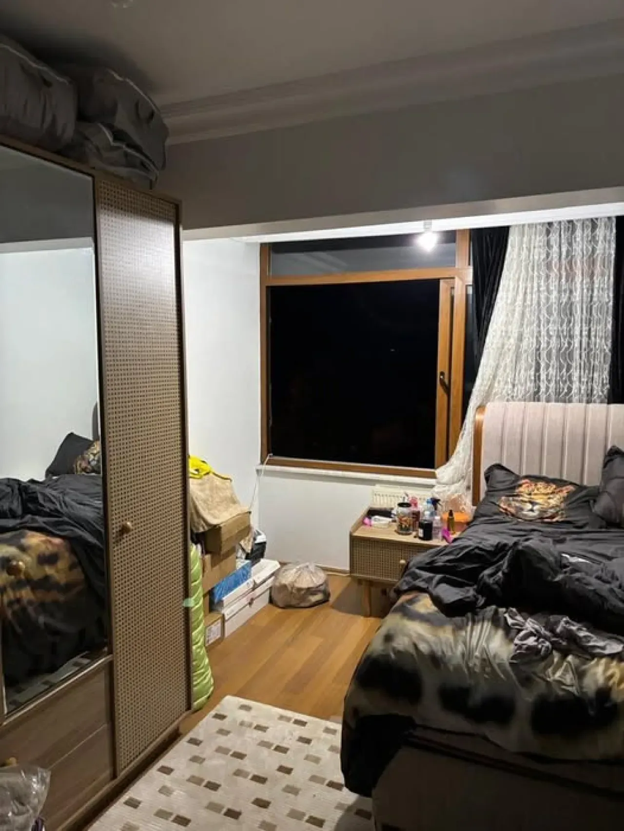 Güllü'nün Evinde Parke Kayganlığı İddiasına Kriminal Rapor Açıklığı Güllü'nün Evinde Parke Kayganlığı İddiasına Kriminal Rapor Açıklığı