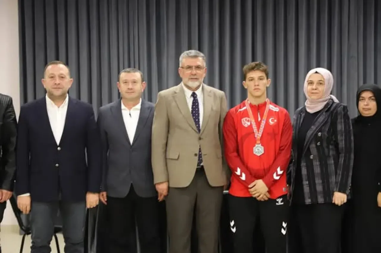 Kepsutlu Genç Sporcu İsmet Emir, Balkan Şampiyonası'nda İkinci Oldu Kepsutlu Genç Sporcu İsmet Emir, Balkan Şampiyonası'nda İkinci Oldu