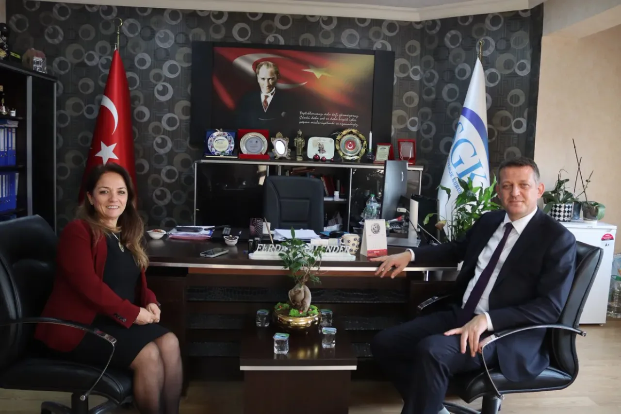 Beykoz Kaymakamı Fatih Ürkmezer, SGK İlçe Müdürlüğü'nü Ziyaret Etti Beykoz Kaymakamı Fatih Ürkmezer, SGK İlçe Müdürlüğü'nü Ziyaret Etti