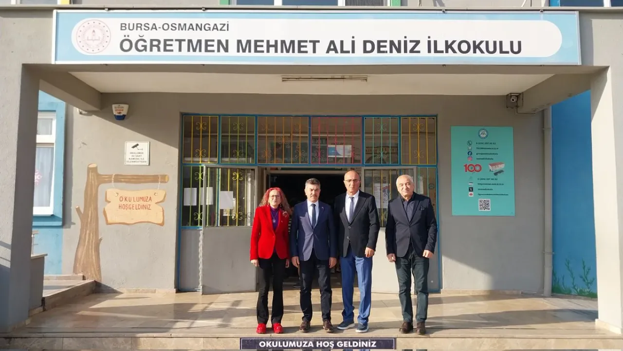 Bursa Osmangazi'de İlçe Milli Eğitim Müdürü Metin Sezer, Okul Ziyaretinde Öğretmenlerle Buluştu Bursa Osmangazi'de İlçe Milli Eğitim Müdürü Metin Sezer, Okul Ziyaretinde Öğretmenlerle Buluştu