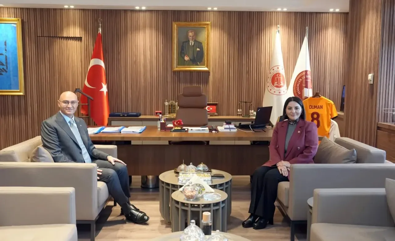 AK Partili Karslı, Bakırköy Cumhuriyet Başsavcısı Barış Duman'ı Ziyaret Etti AK Partili Karslı, Bakırköy Cumhuriyet Başsavcısı Barış Duman'ı Ziyaret Etti