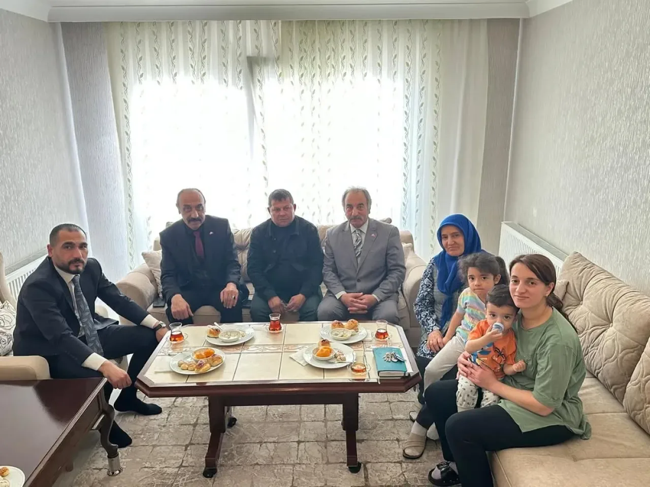 MHP Elmadağ İlçe Teşkilatından Vatandaş Ziyareti MHP Elmadağ İlçe Teşkilatından Vatandaş Ziyareti