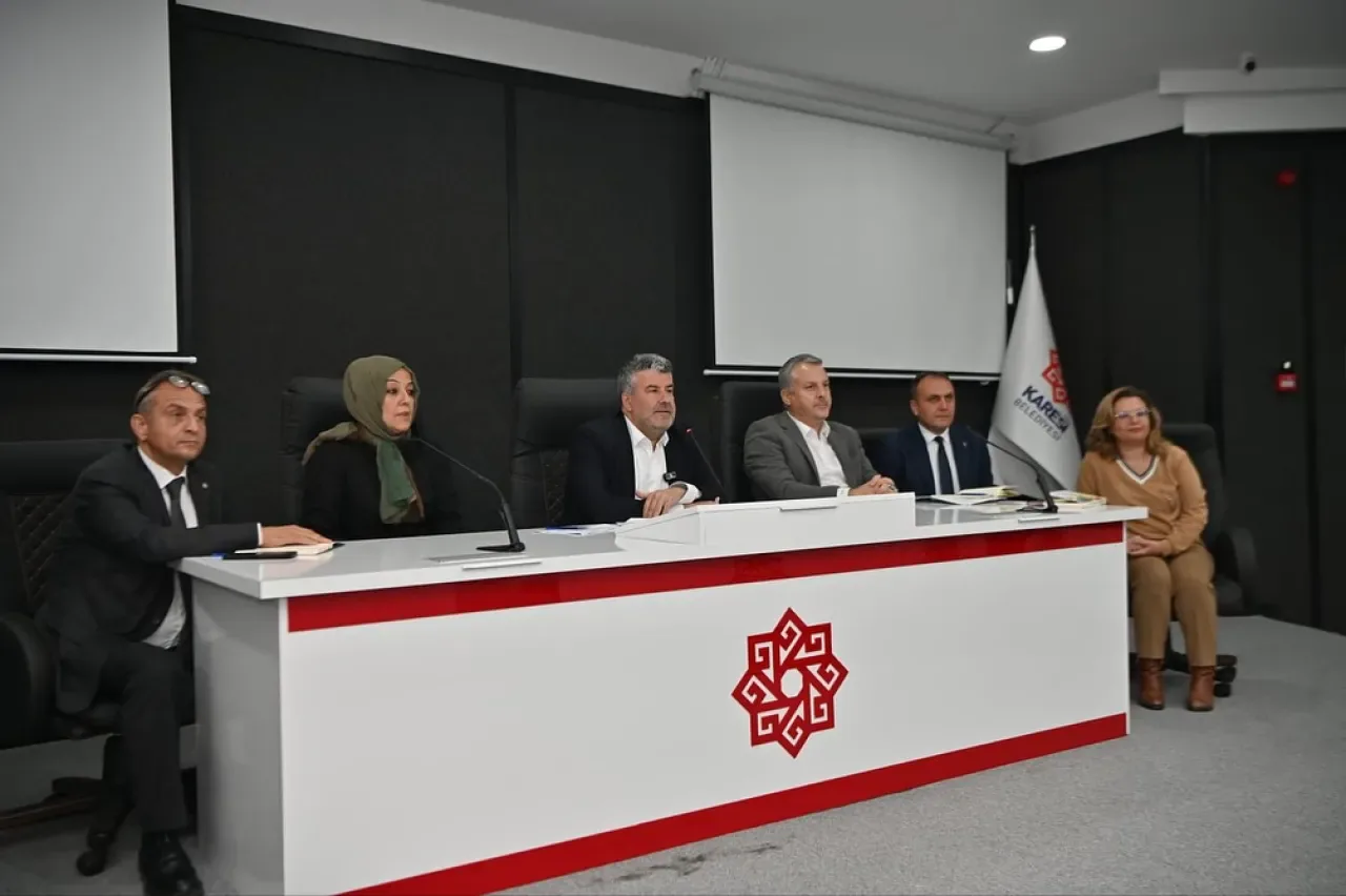 Karesi'de Deprem Bilinçlendirme Buluşması: Çay Mahallesi'nde Önlemler Konuşuldu Karesi'de Deprem Bilinçlendirme Buluşması: Çay Mahallesi'nde Önlemler Konuşuldu