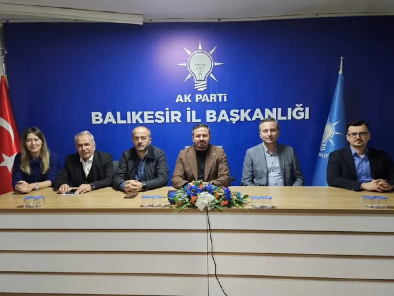 AK Parti Balıkesir İl Başkanlığı'ndan Güçlü Adımlarla Yola Devam Mesajı AK Parti Balıkesir İl Başkanlığı'ndan Güçlü Adımlarla Yola Devam Mesajı