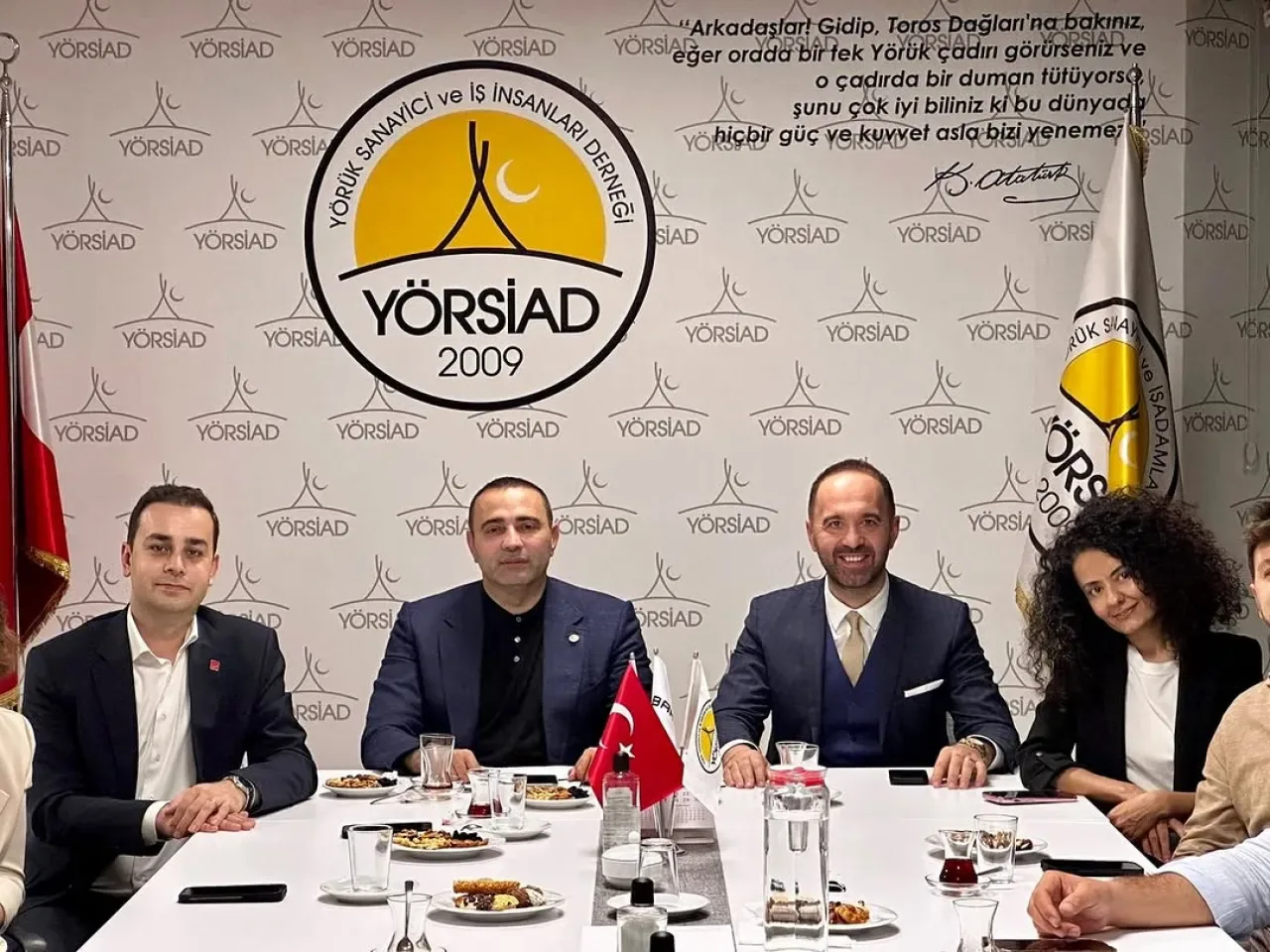 Muratpaşa CHP'den Sivil Toplum Kuruluşlarına Ziyaret Muratpaşa CHP'den Sivil Toplum Kuruluşlarına Ziyaret