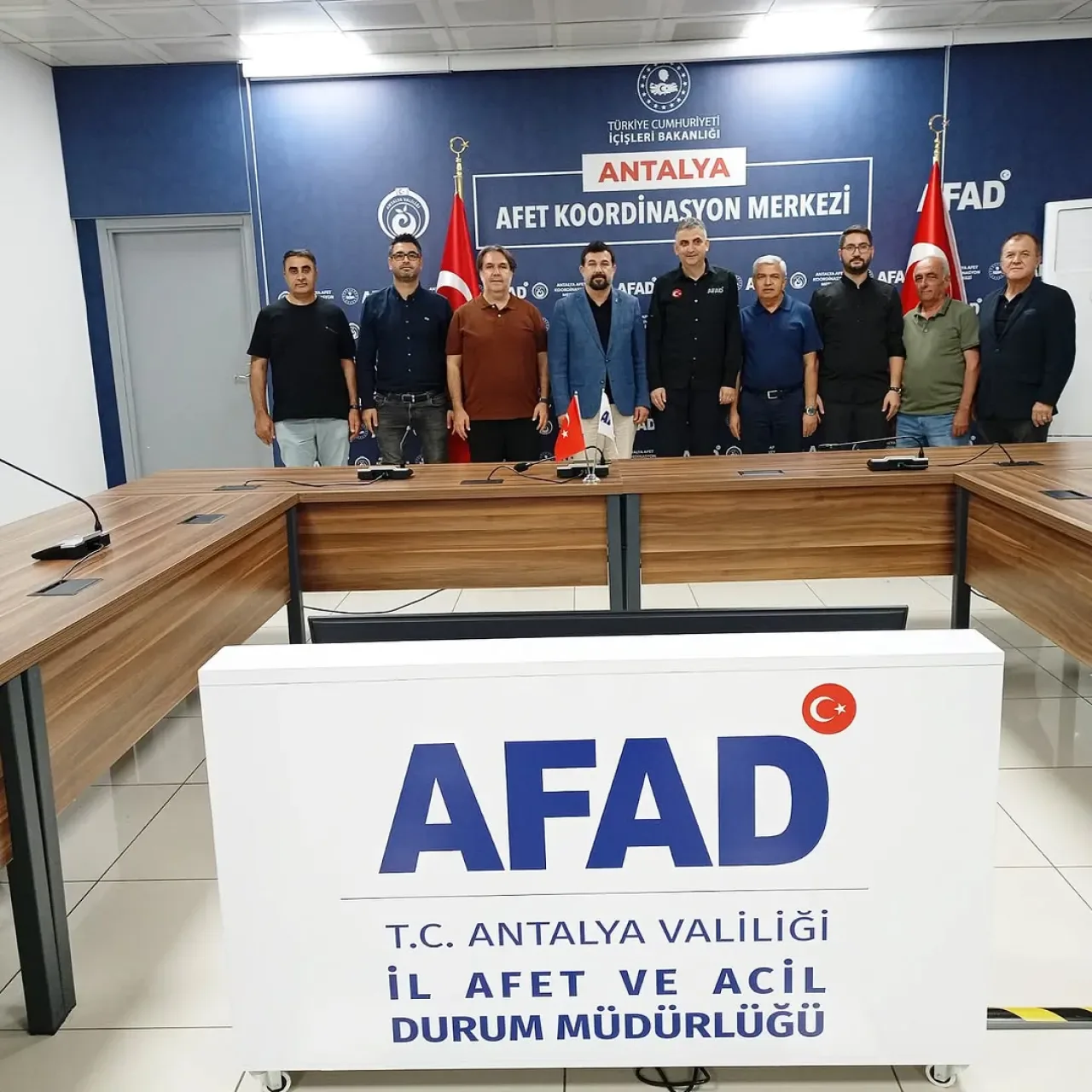 Muratpaşa AK Parti İlçe Başkanlığı'ndan AFAD'a Anlamlı Ziyaret: Afet Bilinci Vurgusu Muratpaşa AK Parti İlçe Başkanlığı'ndan AFAD'a Anlamlı Ziyaret: Afet Bilinci Vurgusu