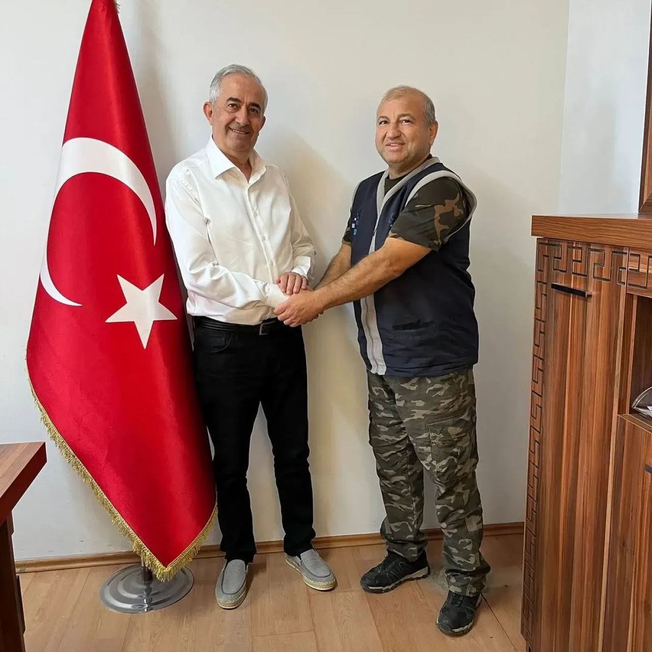 İYİ Parti Kepez İlçe Başkanı Oğuz Altınkaynak'a Hayırlı Olsun Ziyareti İYİ Parti Kepez İlçe Başkanı Oğuz Altınkaynak'a Hayırlı Olsun Ziyareti