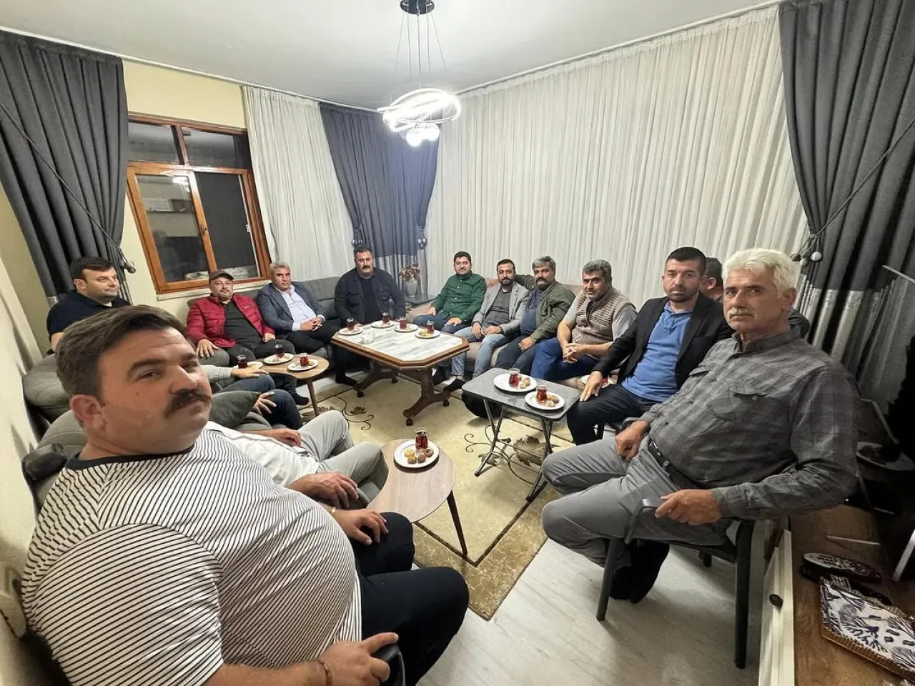 MHP Antalya'dan "Hayırlı Günler Komşum Ziyaretleri" Serik'te Başladı MHP Antalya'dan "Hayırlı Günler Komşum Ziyaretleri" Serik'te Başladı