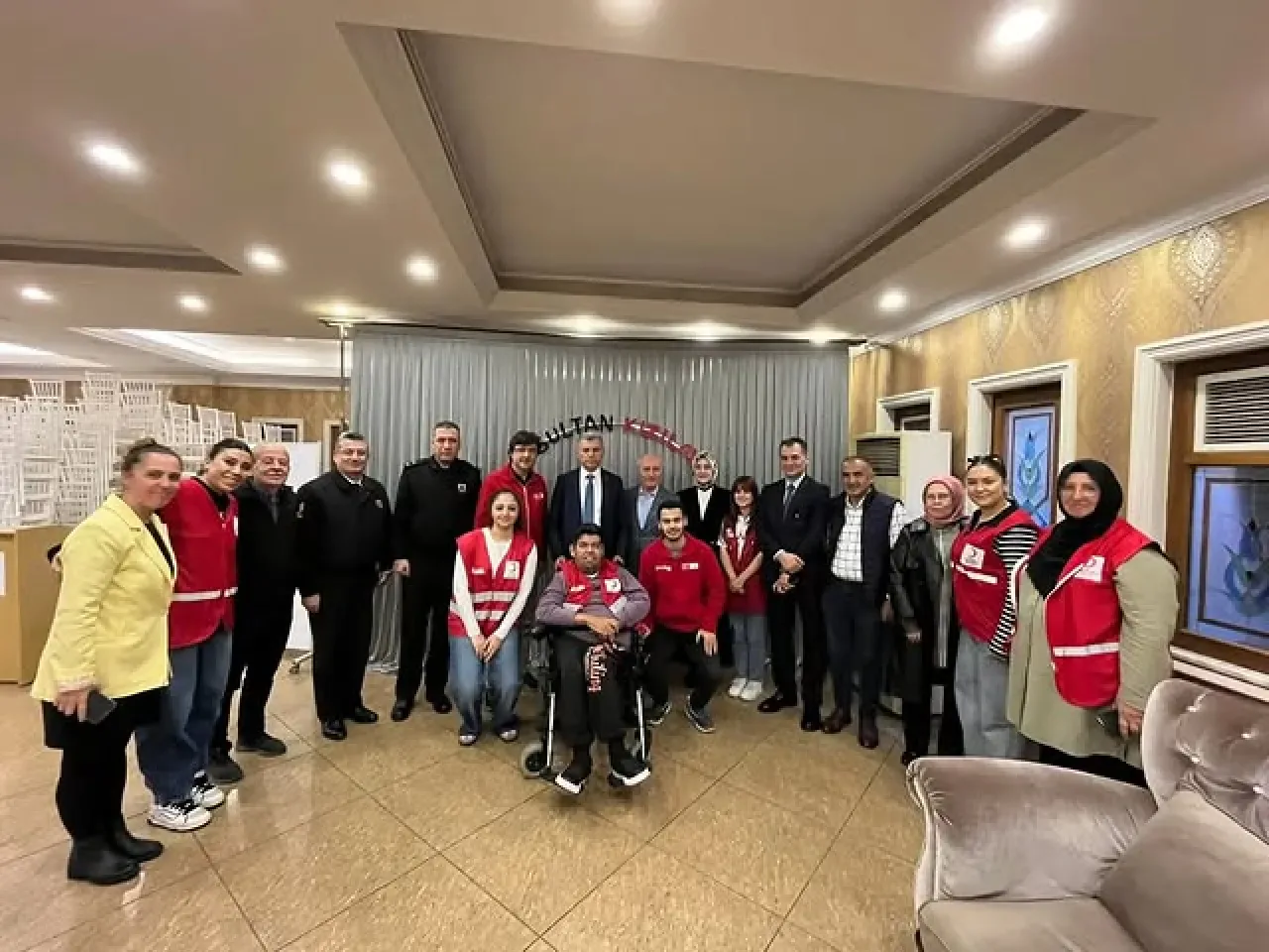 Kızılay Haftası'nda Eyüpsultan'dan Anlamlı Ziyaret Kızılay Haftası'nda Eyüpsultan'dan Anlamlı Ziyaret