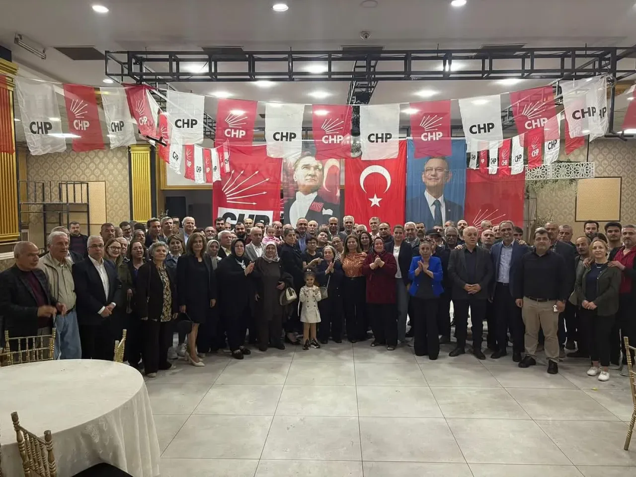 CHP Gaziantep'te Mahalle Buluşmaları ve Dayanışma Vurgusu CHP Gaziantep'te Mahalle Buluşmaları ve Dayanışma Vurgusu