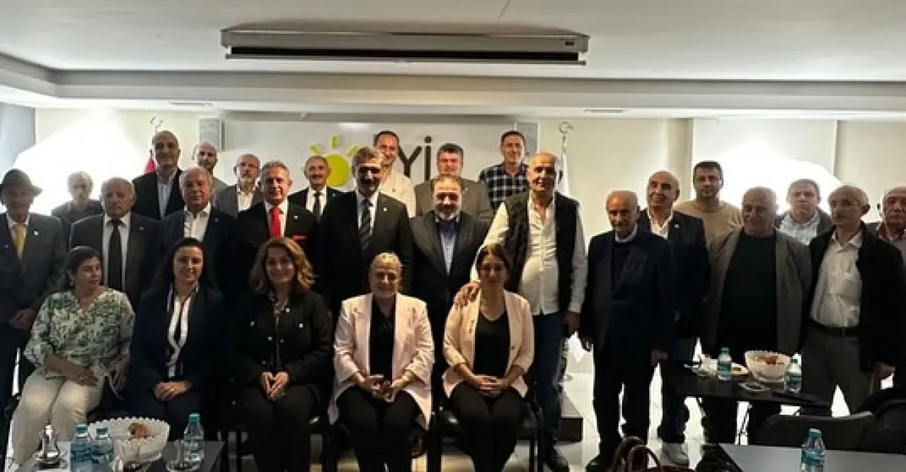 İYİ Parti'nin Yeni İlçe Başkanları Göreve Başladı İYİ Parti'nin Yeni İlçe Başkanları Göreve Başladı