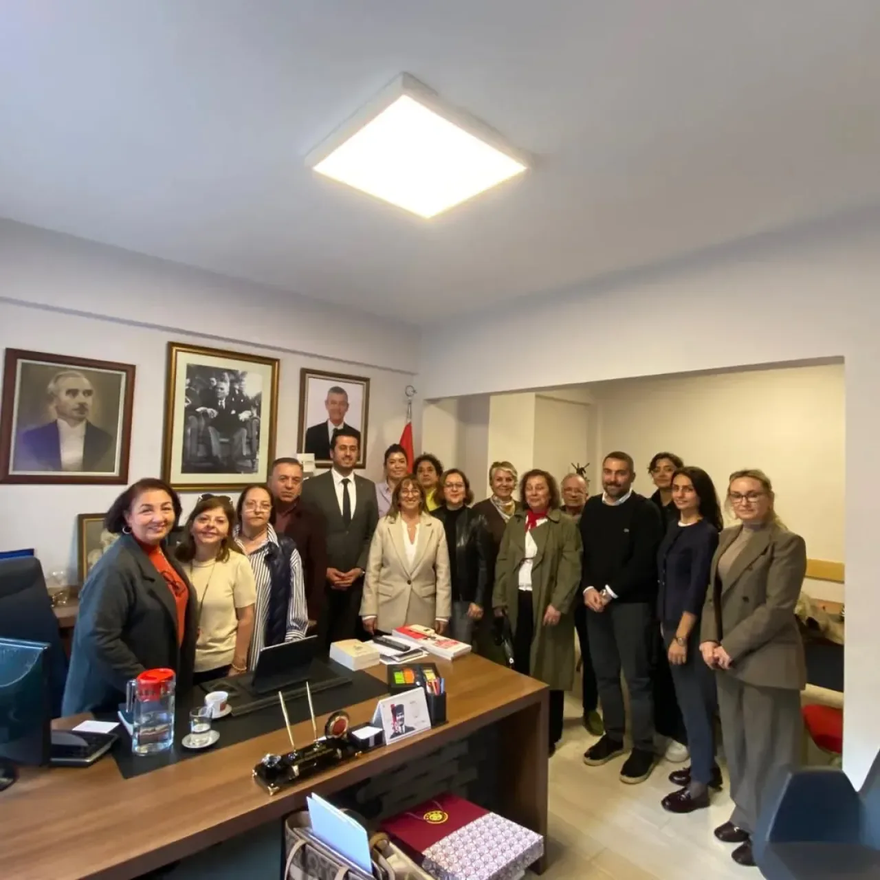 CHP Kadıköy İlçe Başkanı Caner Sarıtaş'a Hayırlı Olsun Ziyareti CHP Kadıköy İlçe Başkanı Caner Sarıtaş'a Hayırlı Olsun Ziyareti