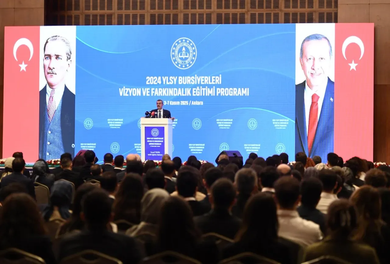 2024 YLSY Bursiyerleri Ankara'da Vizyon Eğitimi Aldı 2024 YLSY Bursiyerleri Ankara'da Vizyon Eğitimi Aldı