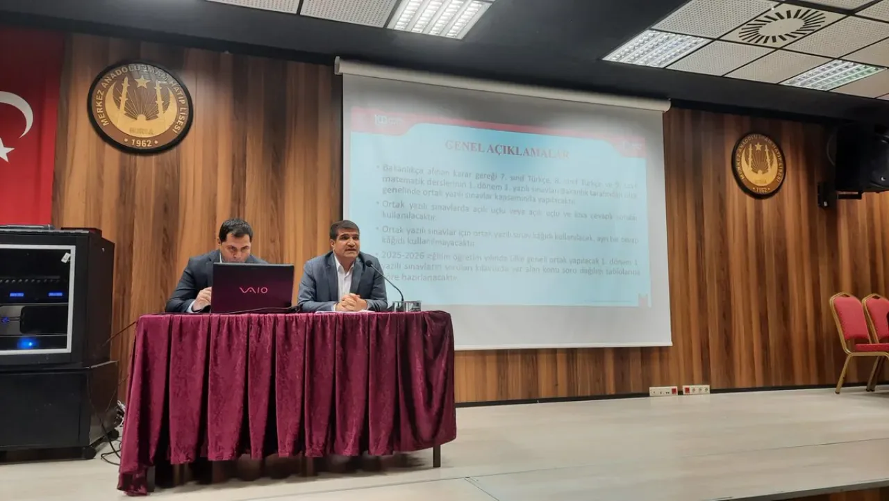 Bursa Yıldırım'da 2025-2026 Eğitim Yılı Ortak Sınavları İçin Bilgilendirme Toplantısı Düzenlendi Bursa Yıldırım'da 2025-2026 Eğitim Yılı Ortak Sınavları İçin Bilgilendirme Toplantısı Düzenlendi