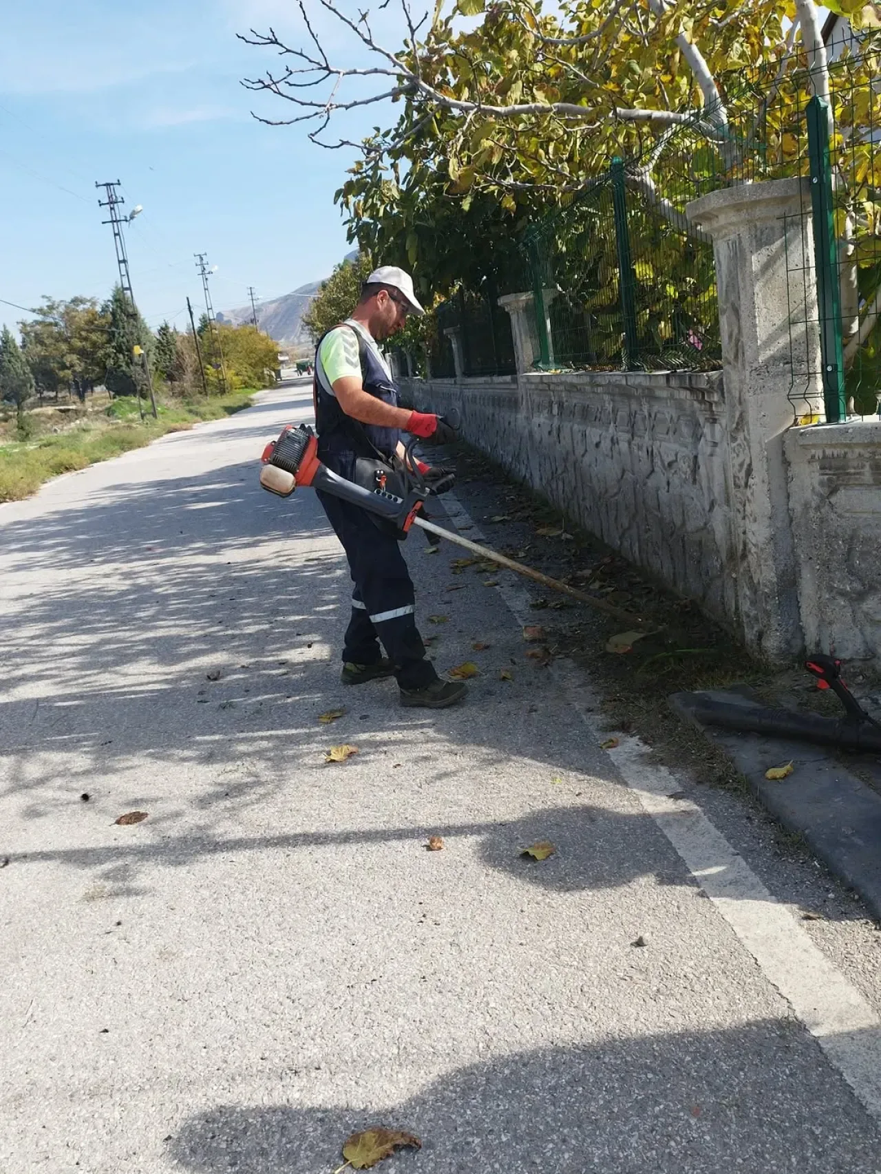 Nallıhan'da Çevre Düzenlemesi ve Temizlik Seferberliği Nallıhan'da Çevre Düzenlemesi ve Temizlik Seferberliği