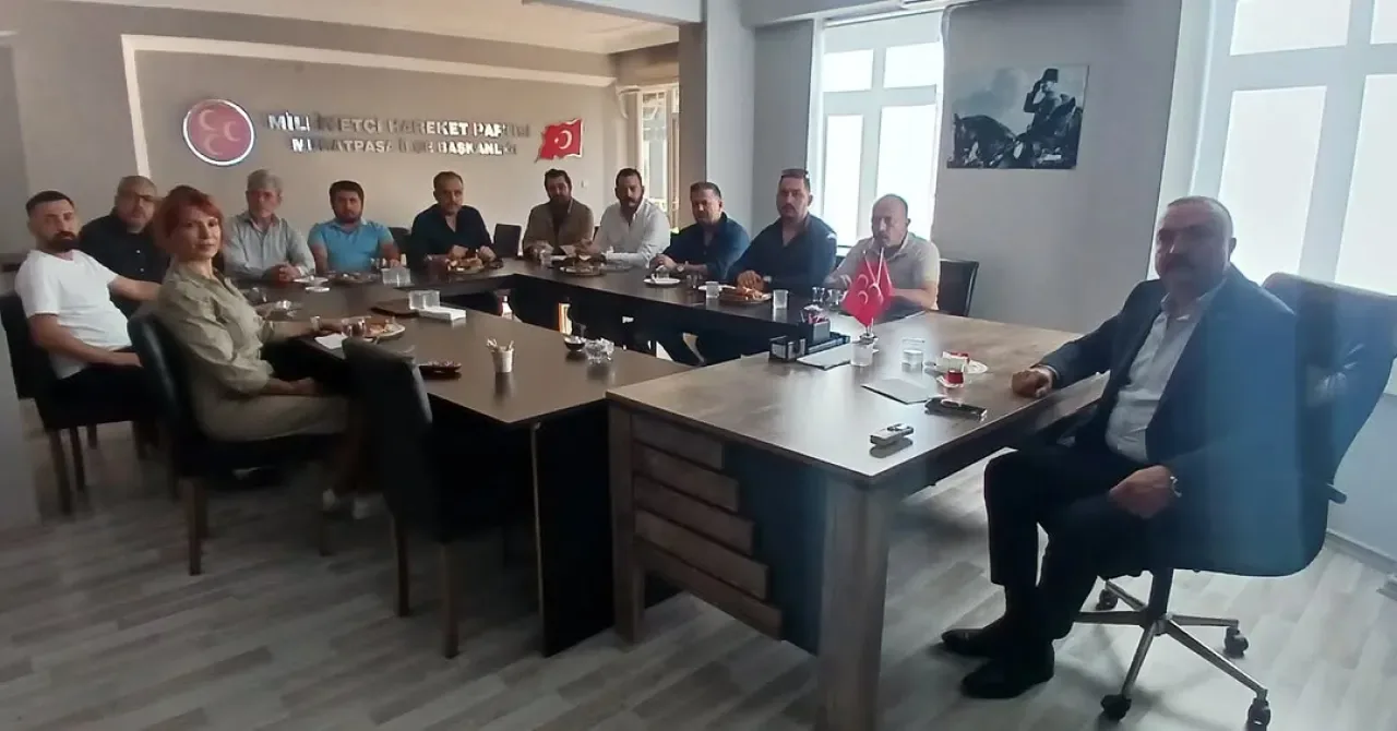 MHP Muratpaşa Teşkilatı, Devlet Bahçeli'nin TBMM Grup Konuşmasını Takip Etti MHP Muratpaşa Teşkilatı, Devlet Bahçeli'nin TBMM Grup Konuşmasını Takip Etti