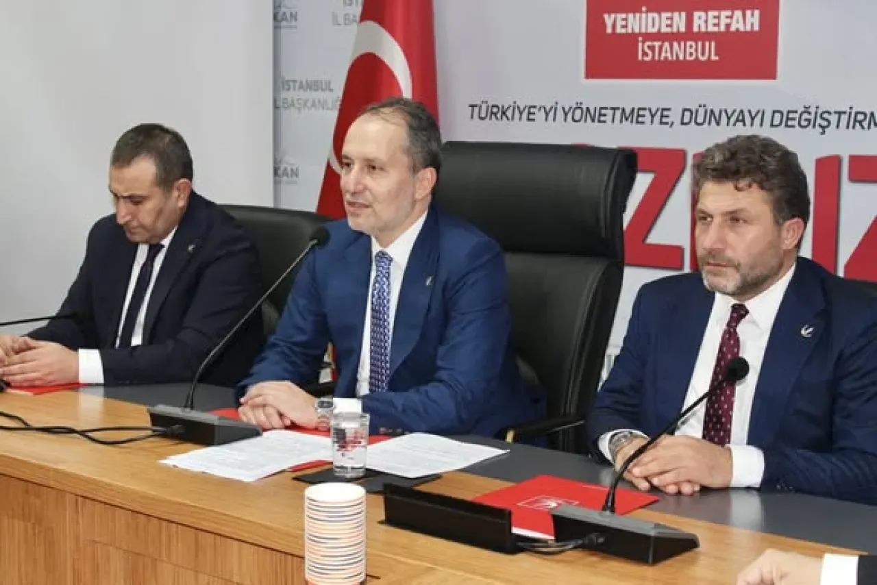 Yeniden Refah Partisi Genel Başkanı Fatih Erbakan İstanbul'da Kongre Hazırlıklarını Değerlendirdi Yeniden Refah Partisi Genel Başkanı Fatih Erbakan İstanbul'da Kongre Hazırlıklarını Değerlendirdi