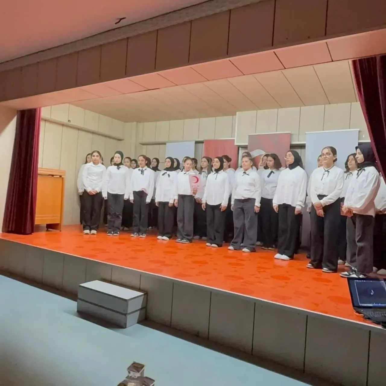 Kâğıthane'de Kızılay Haftası Coşkuyla Kutlandı Kâğıthane'de Kızılay Haftası Coşkuyla Kutlandı