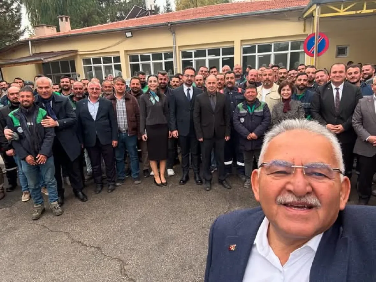 Kayseri Büyükşehir Belediyesi Personeli ile Bir Araya Gelindi Kayseri Büyükşehir Belediyesi Personeli ile Bir Araya Gelindi
