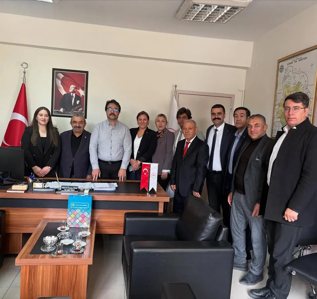 CHP Çubuk İlçe Başkanlığı, İlçe Sağlık Müdürü Yavuzalp Solak'ı Ziyaret Etti CHP Çubuk İlçe Başkanlığı, İlçe Sağlık Müdürü Yavuzalp Solak'ı Ziyaret Etti