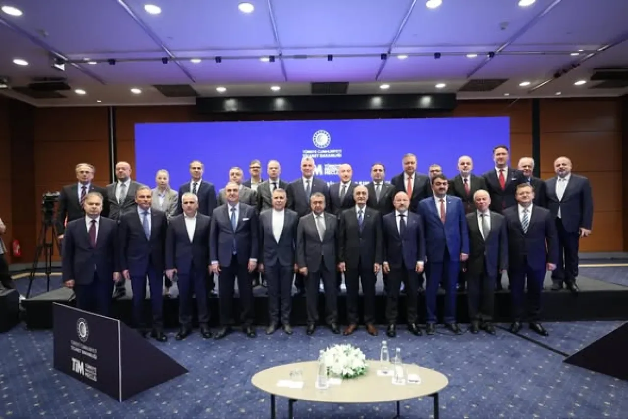 Türkiye'nin Ekim Ayı İhracatı 24 Milyar Dolara Ulaştı Türkiye'nin Ekim Ayı İhracatı 24 Milyar Dolara Ulaştı