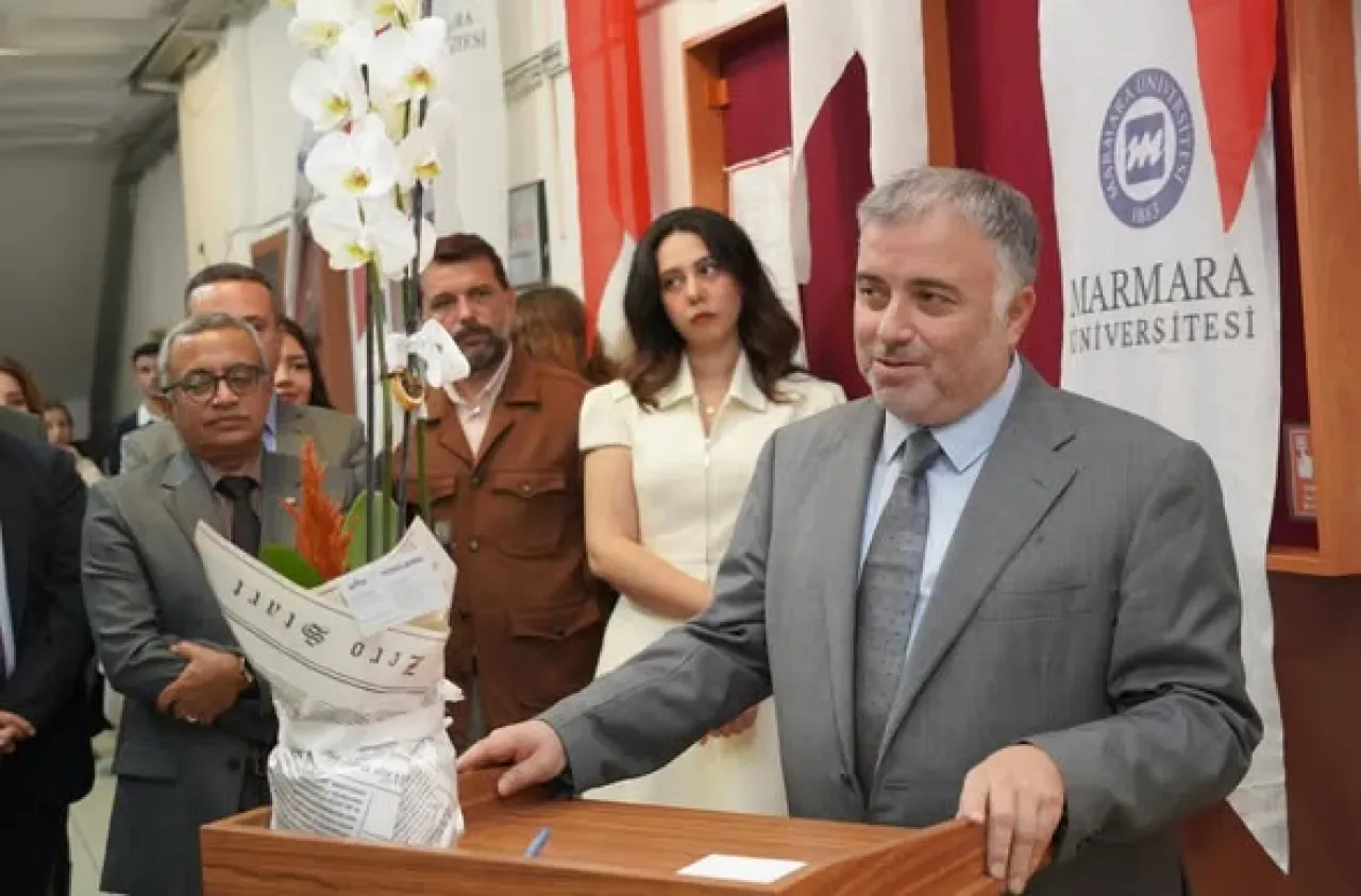 Marmara Üniversitesi ve Etiket Sanayicileri Derneği'nden Üniversite-Sanayi İş Birliğinde Önemli Adım Marmara Üniversitesi ve Etiket Sanayicileri Derneği'nden Üniversite-Sanayi İş Birliğinde Önemli Adım