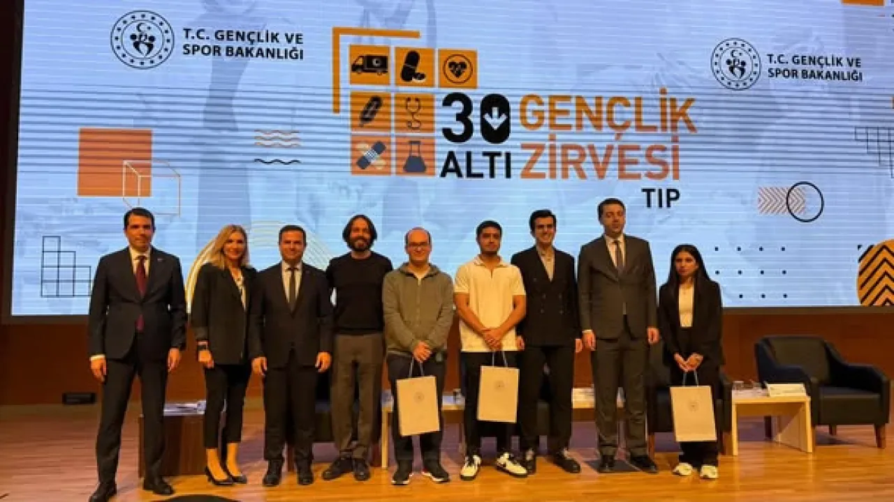 Gaziantep İslam Bilim ve Teknoloji Üniversitesi Tıp Öğrencileri Ankara'daki Gençlik Zirvesinde Gaziantep İslam Bilim ve Teknoloji Üniversitesi Tıp Öğrencileri Ankara'daki Gençlik Zirvesinde