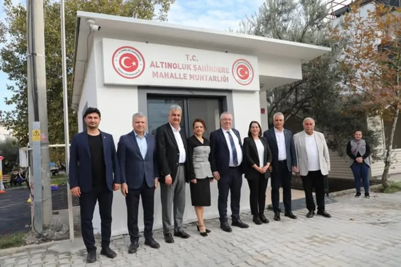 Edremit Belediyesi, Şahindere Muhtarlık Binası'nı Yenileyerek Hizmete Açtı Edremit Belediyesi, Şahindere Muhtarlık Binası'nı Yenileyerek Hizmete Açtı