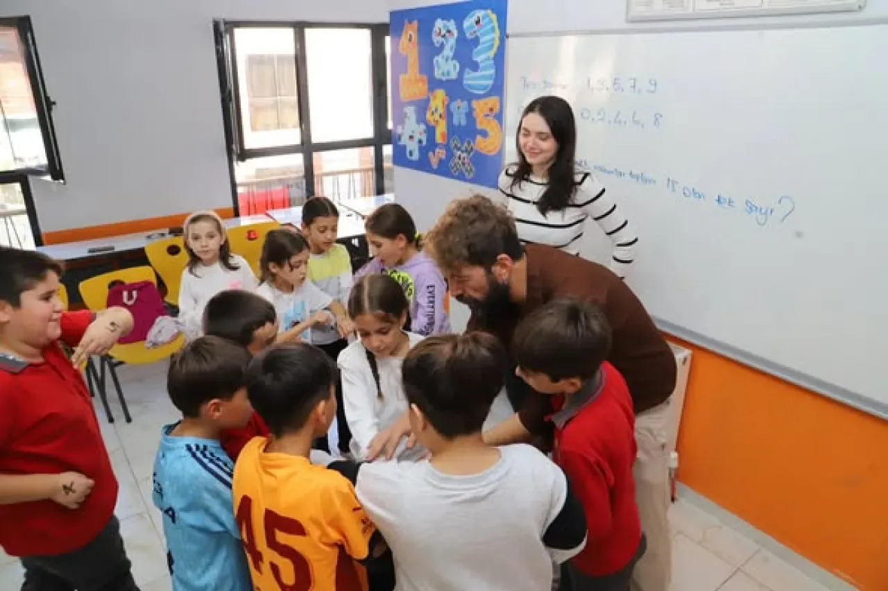 Ödemiş'te Matematik Eğlenceli Oyunlarla Öğretiliyor Ödemiş'te Matematik Eğlenceli Oyunlarla Öğretiliyor