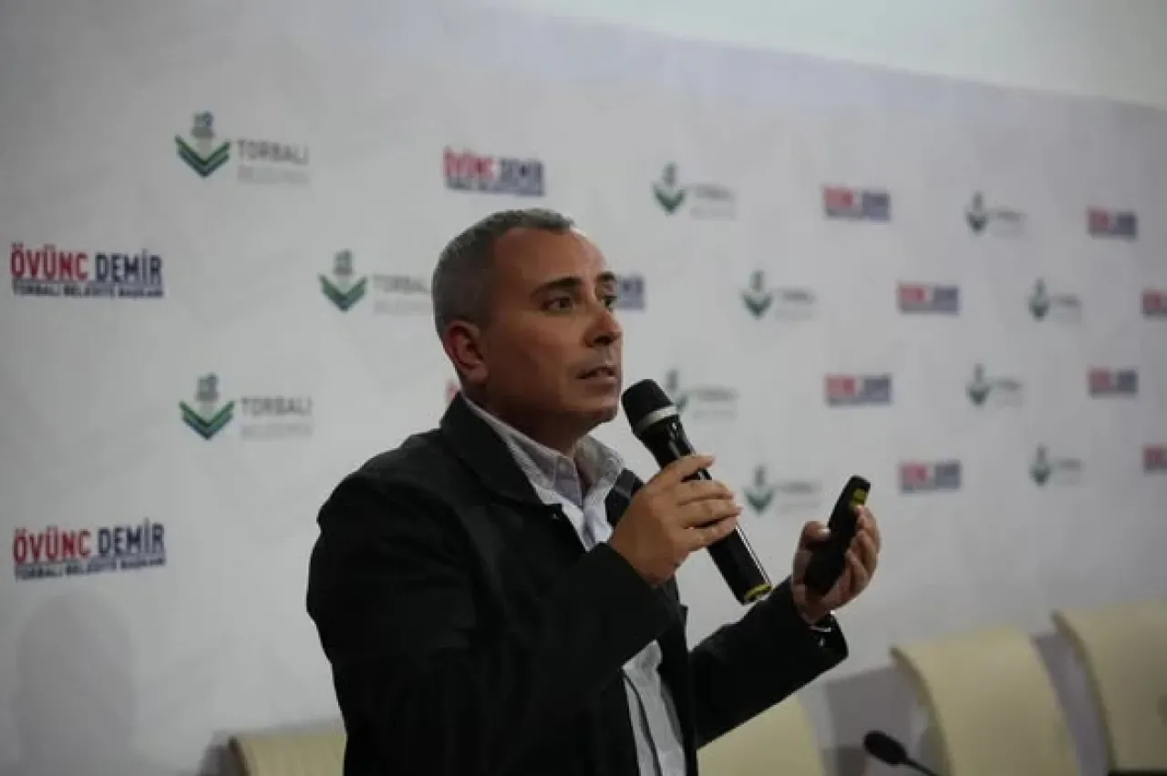 Torbalı'da Zeytin Üreticileri için Budama Eğitimi Düzenlendi Torbalı'da Zeytin Üreticileri için Budama Eğitimi Düzenlendi